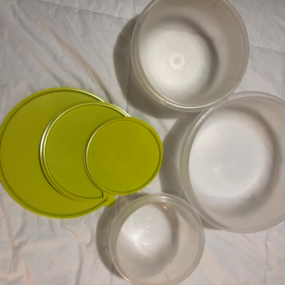 Tupperware Other - Tupperware 3 pc That’s a bowl set with lids